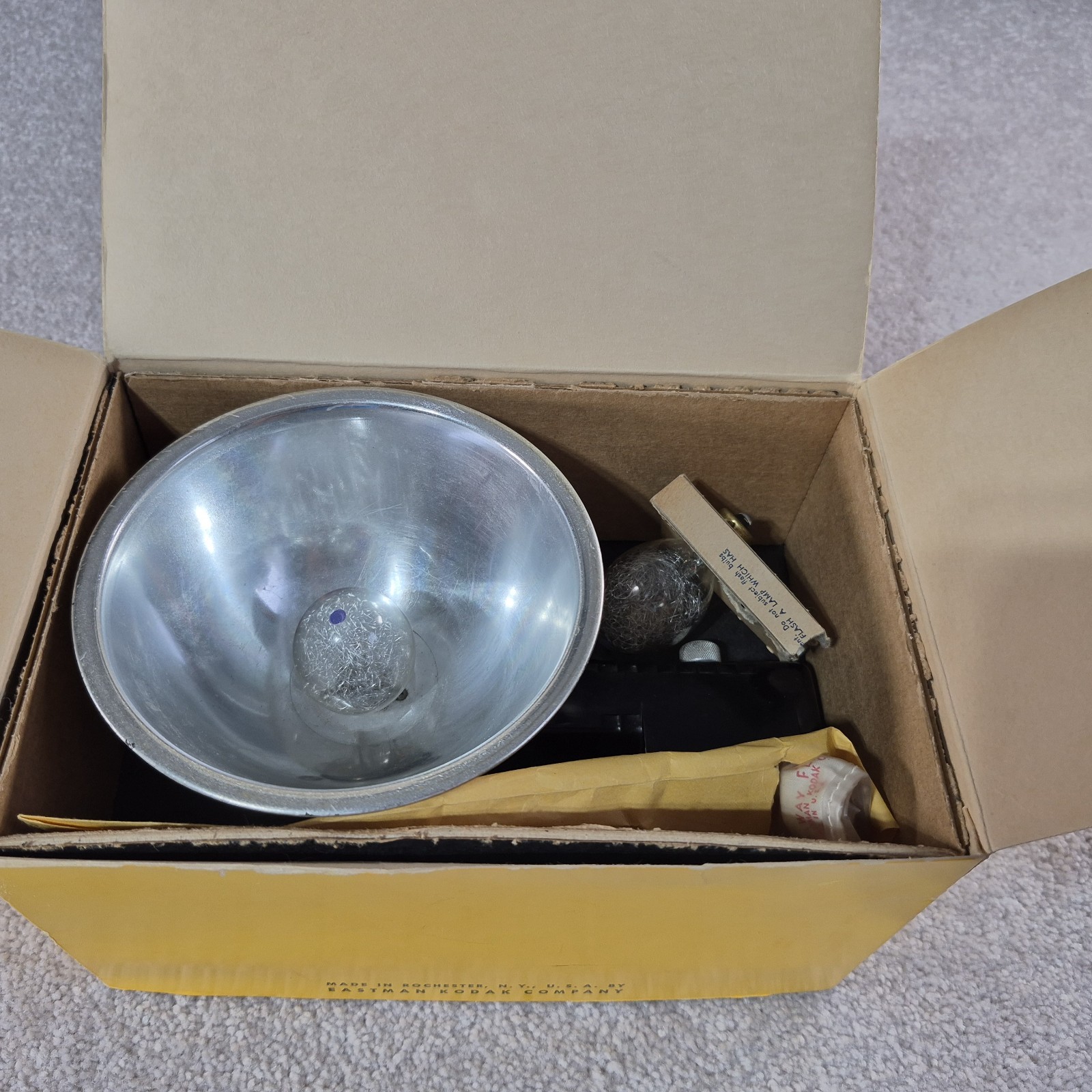 Vintage Kodak Kodalite Flasholder kit with box manual bulb Brownie Hawkeye Prop
