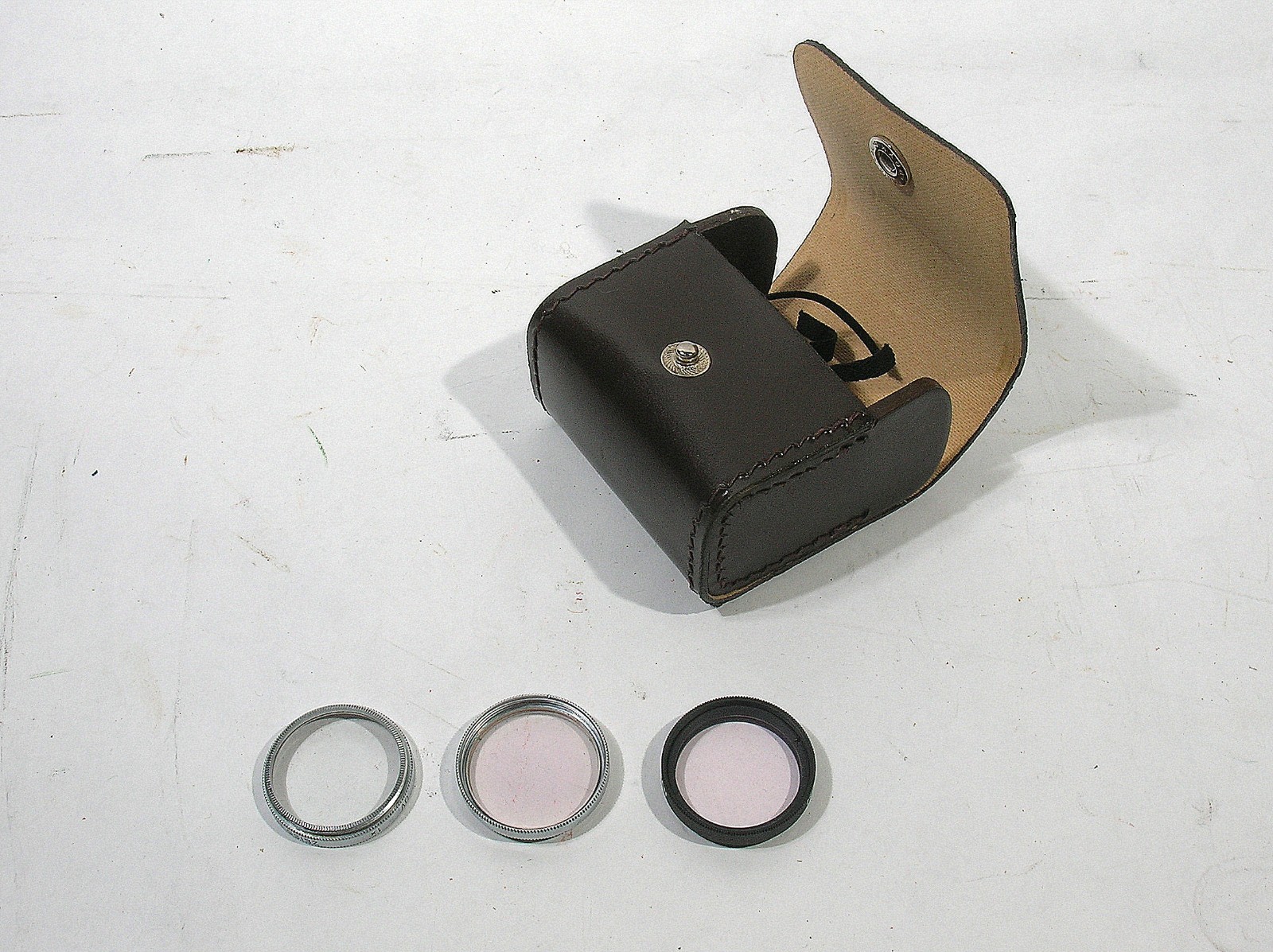 LARGE LOT OF 3 VINTAGE CAMERAS LENSES, ZEISS AND HOYA WITH LEATHER CASE – B/O