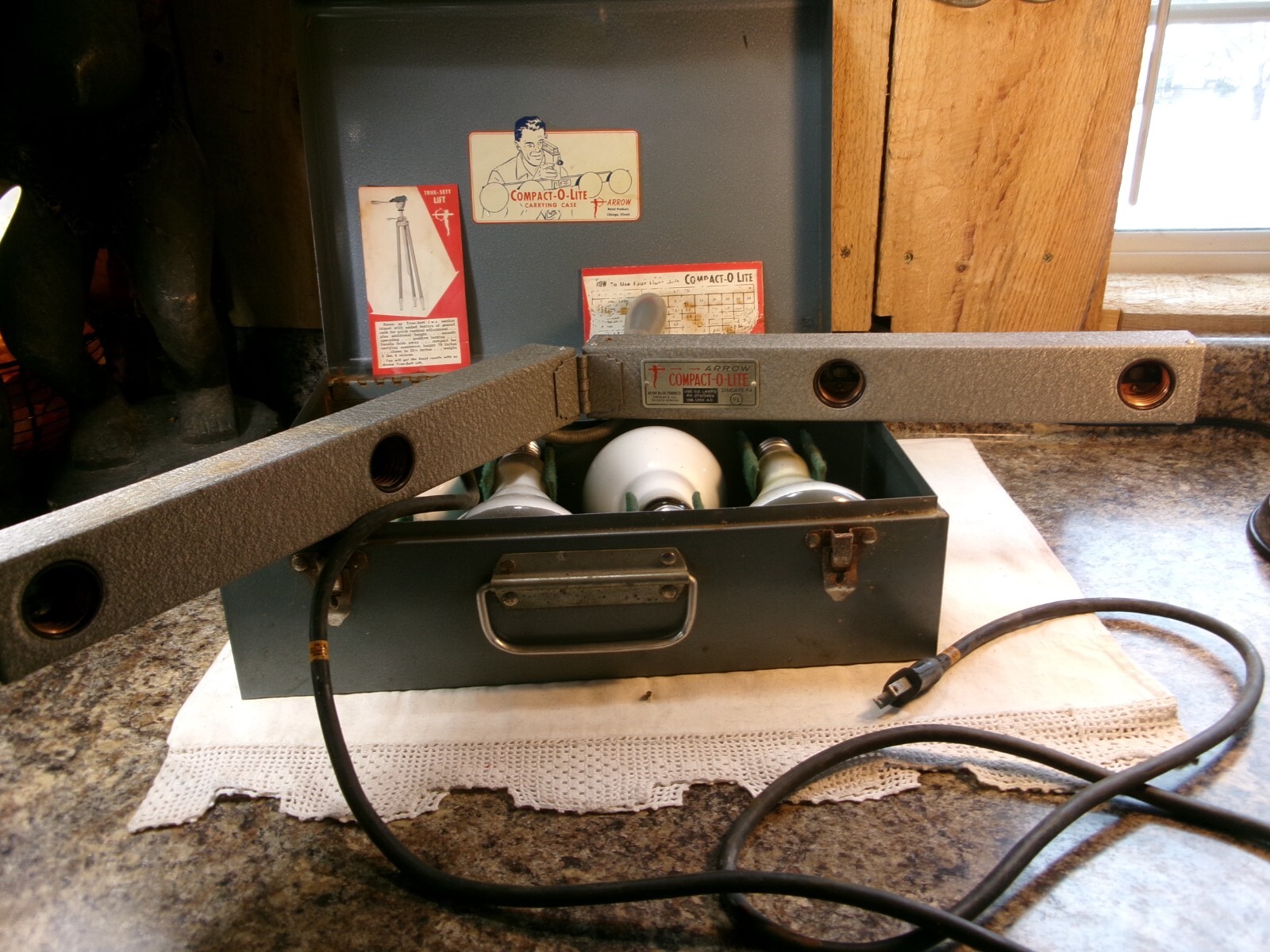 Vintage Arrow Compact-O-Lite Light Bar ~ Working