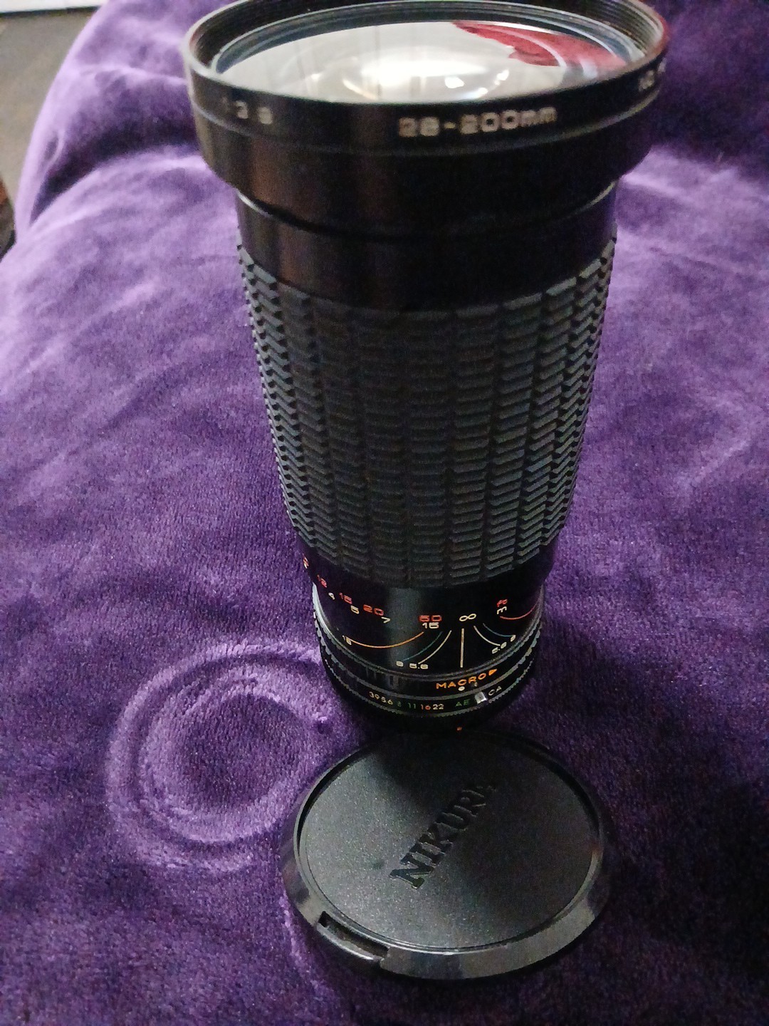 Nikura MC Auto Zoom 1:3.9 28-200mm Lens For Canon