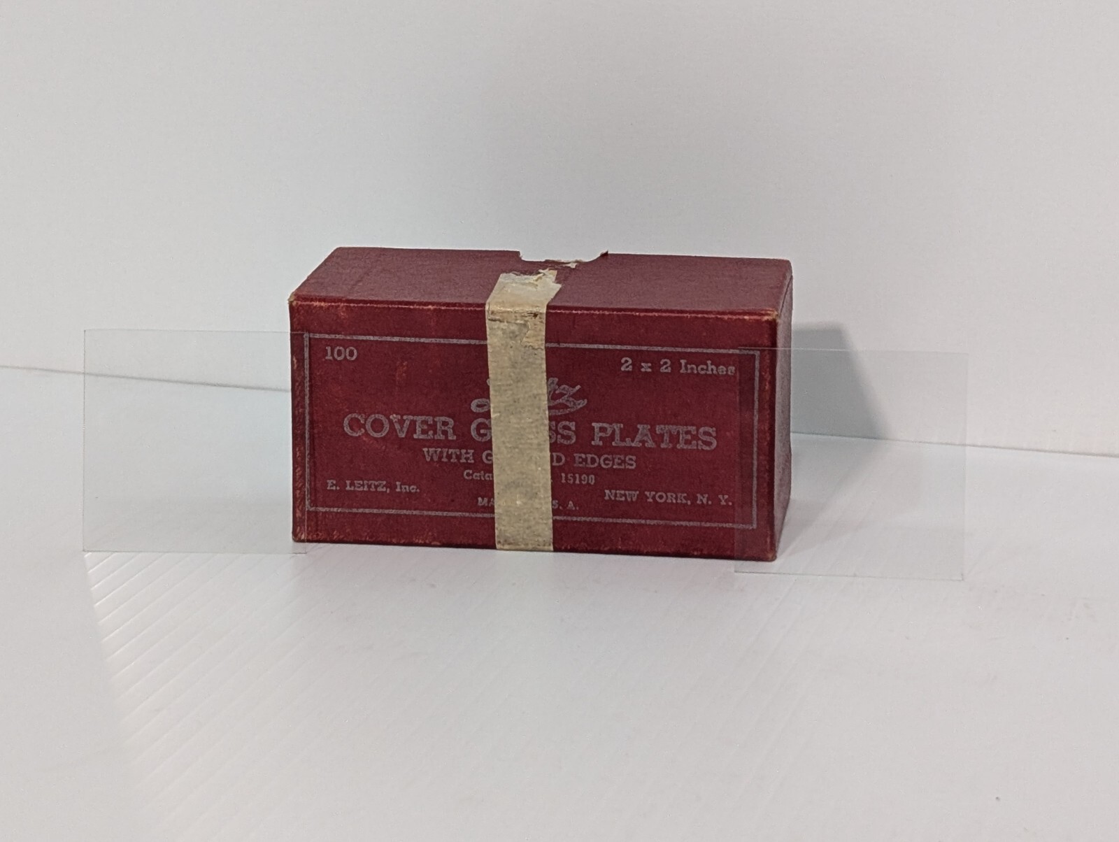 [100] E. Leitz New York Cover Glass Plates with Ground Edges 2 x 2 Inches in Box
