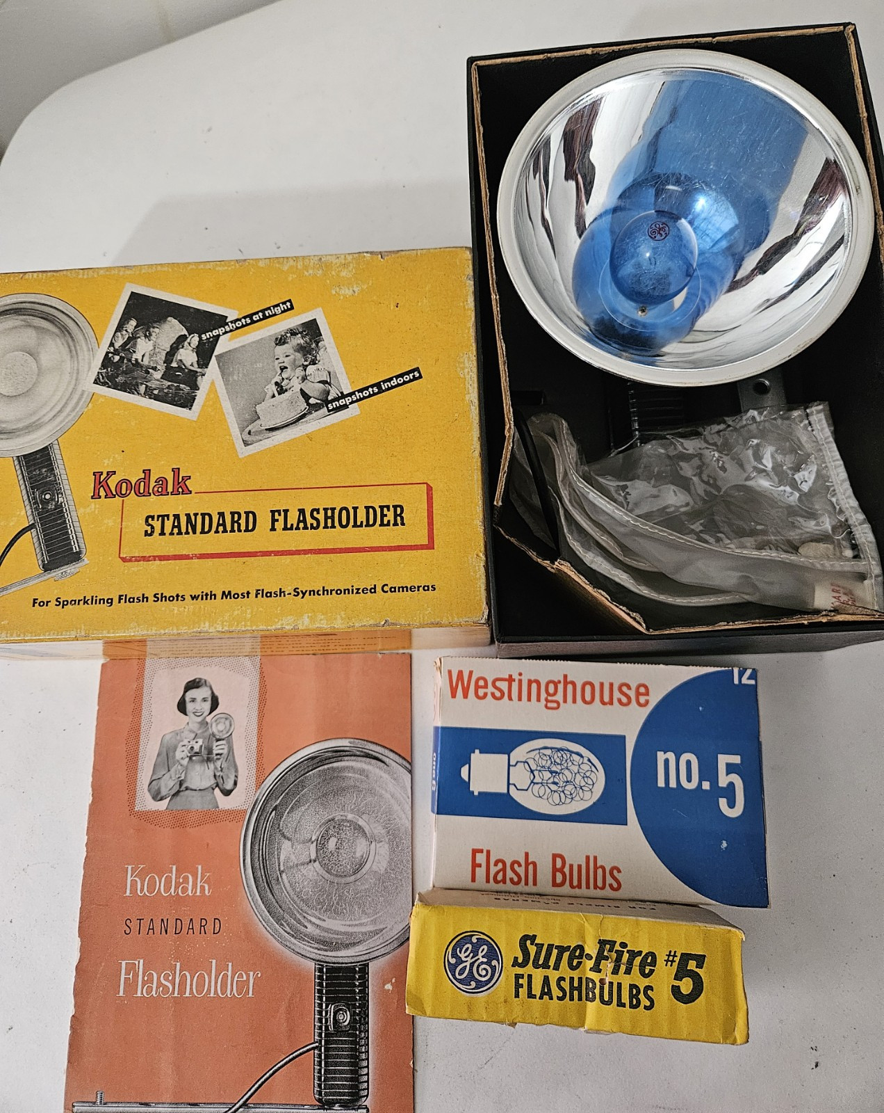 Vintage Kodak Standard Flash Holder With Asst. Flashbulbs In Original Box