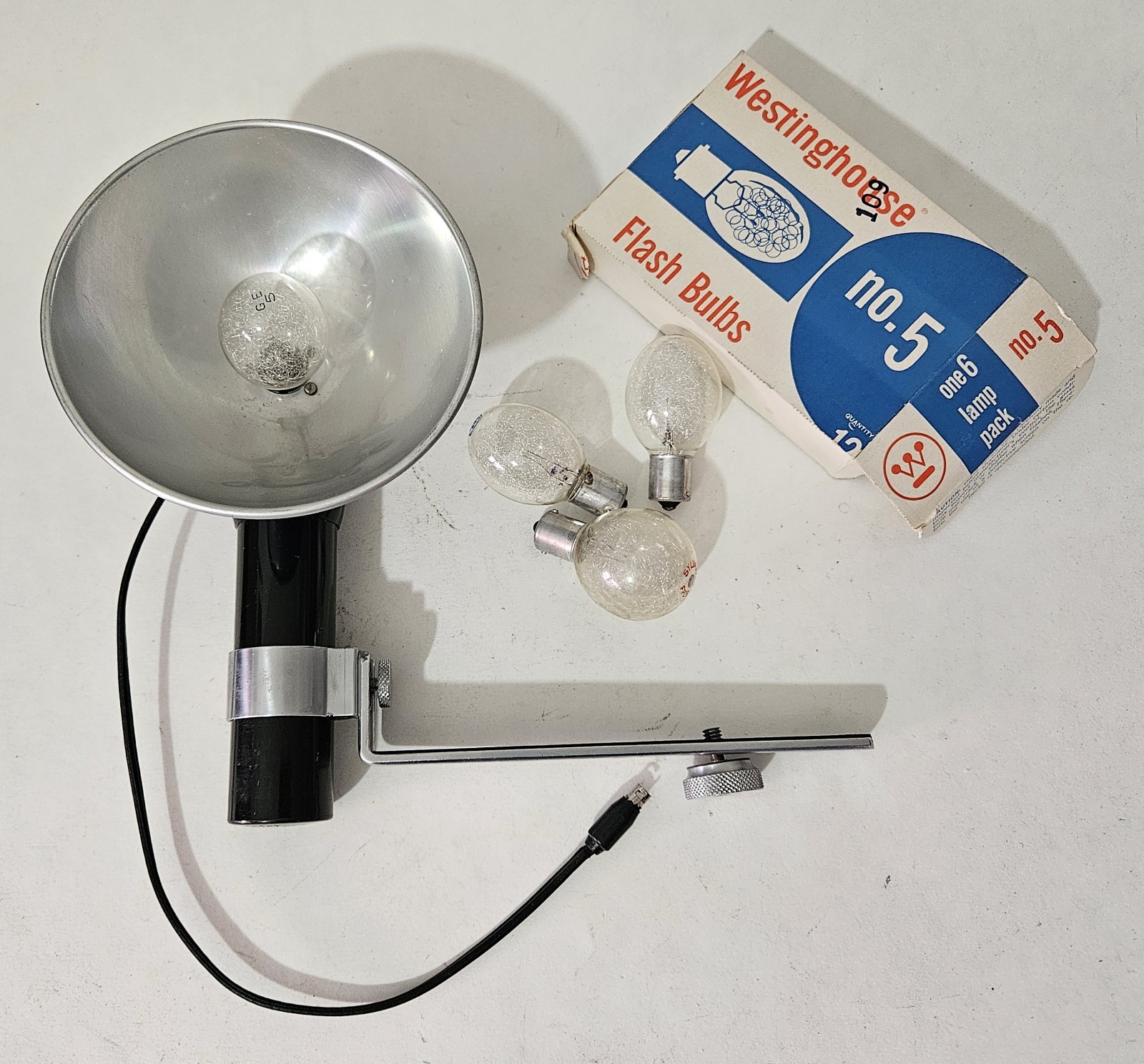 Vntg 50s KODAK Flasholder Model B w/ 4 Bulbs w/ Bracket As Shown