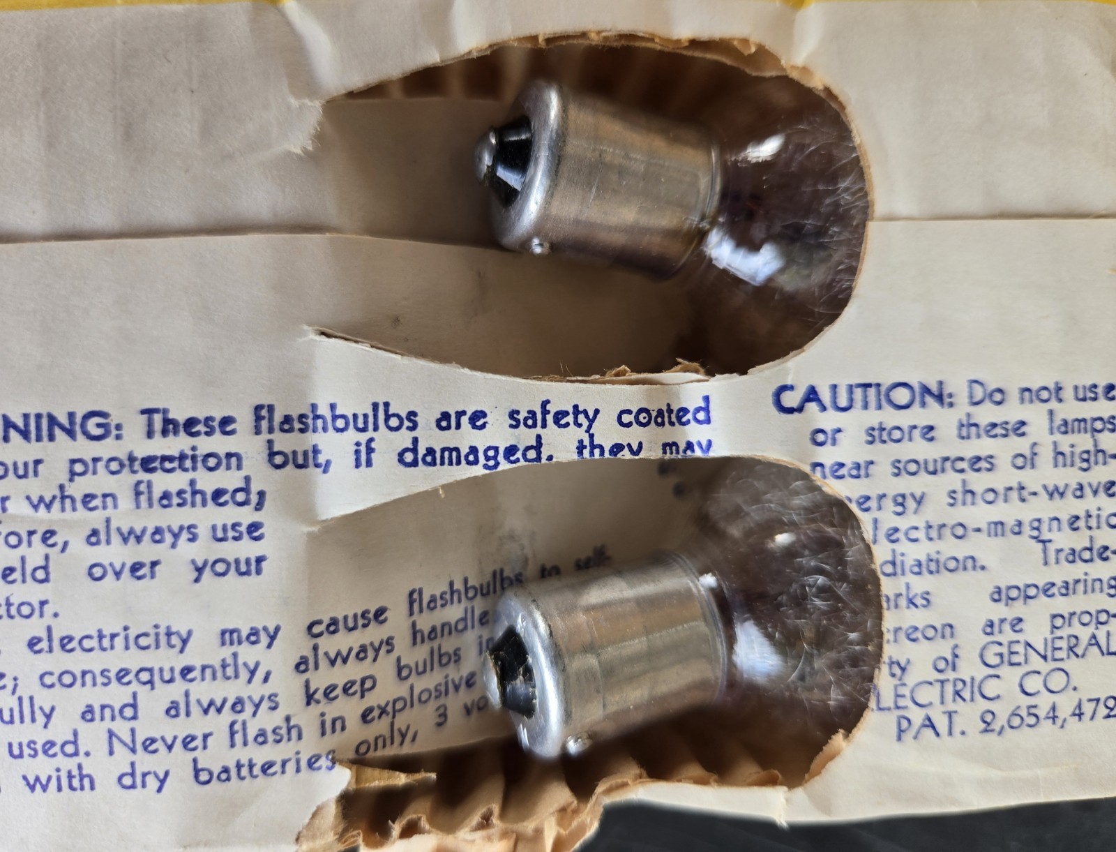 New Old Stock 12 Vintage General Electric Sure-Fire #5 Flashbulbs GE FREE SHIP