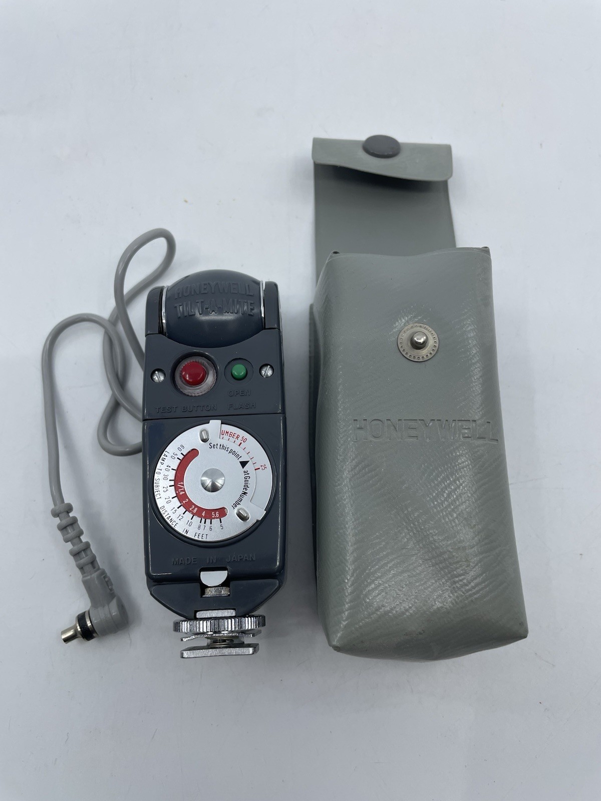 Vintage Honeywell Tilt-A-Mite Flash Unit w/ Case – Collapsible Fan Camera Flash