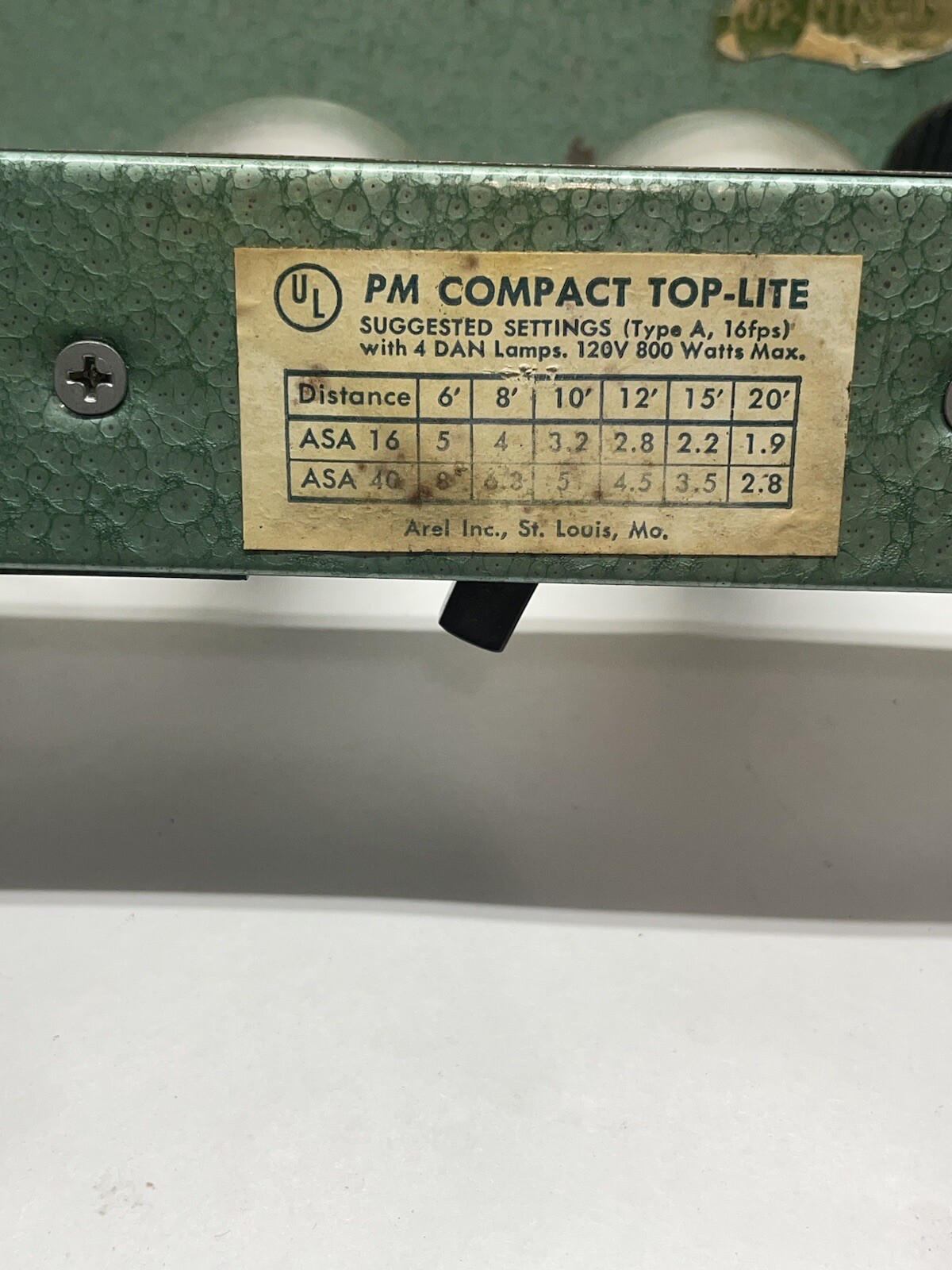 Vintage movie photo Light Pm compact top light with 4 dan lamps new with tags