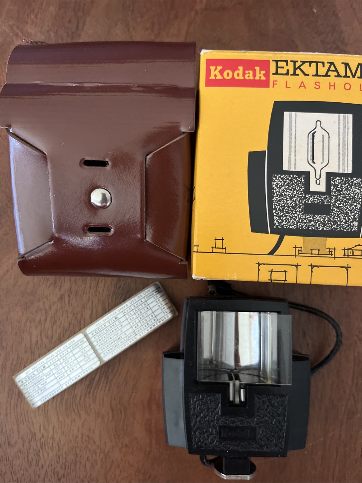 Kodak Ektamite Flasholder No. C 100F in Case In Original Box w/ instructions