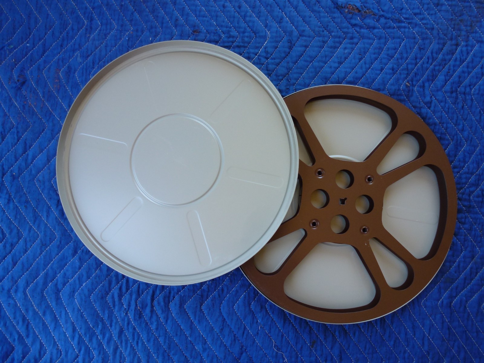 Vintage Goldberg Bros. 16mm 1600’ Metal Take Up Reel 13.75” Diam. W/ Case