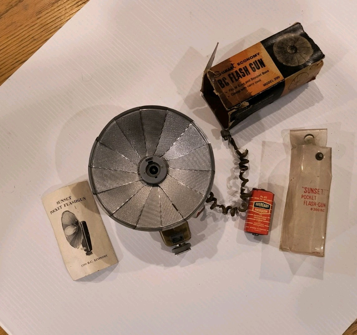 Vintage Sunset Folding Pocket Camera Flash Photography – Parts Only