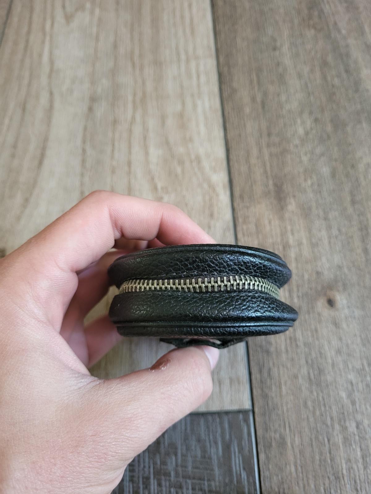 Petri 5.4cm Metal Clamp on Lens Hood with Case 7s In Good Condition