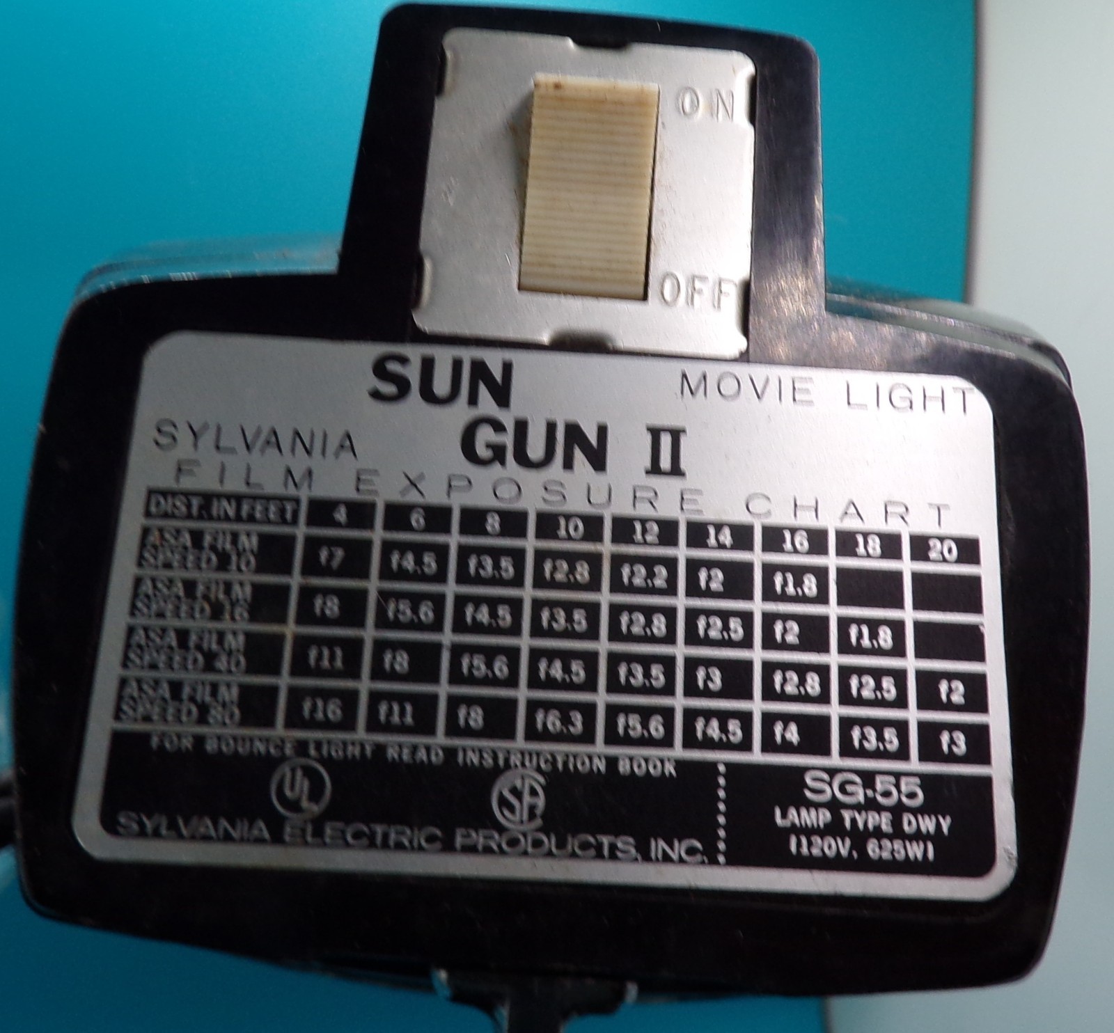 Vintage Sylvania Sun Gun II Movie Light With Original case Lens & Bulb Guard