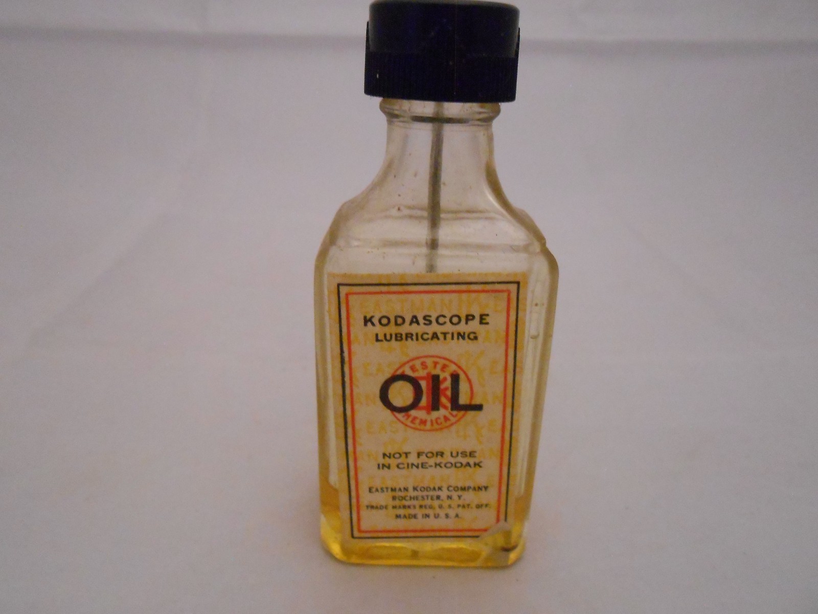 Vintage Kodascope Lubricating Oil w/Box, Partially Filled, Film/Photography