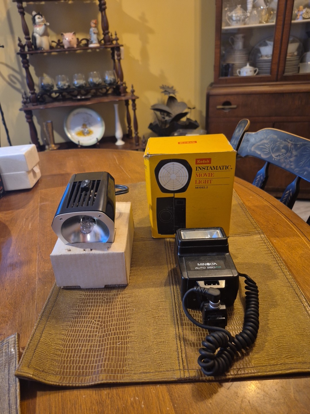 Vintage Kodak Instamatic Movie Light Model 2 No. D376 & Minolta 280 Flash