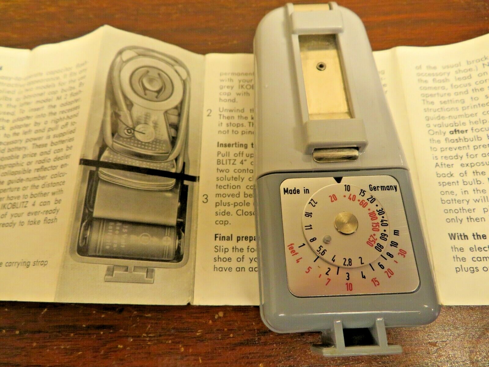 Vintage Cordless ZEISS IKON IKOBLITZ 4 Germany Capacitor Camera Flashgun Photo