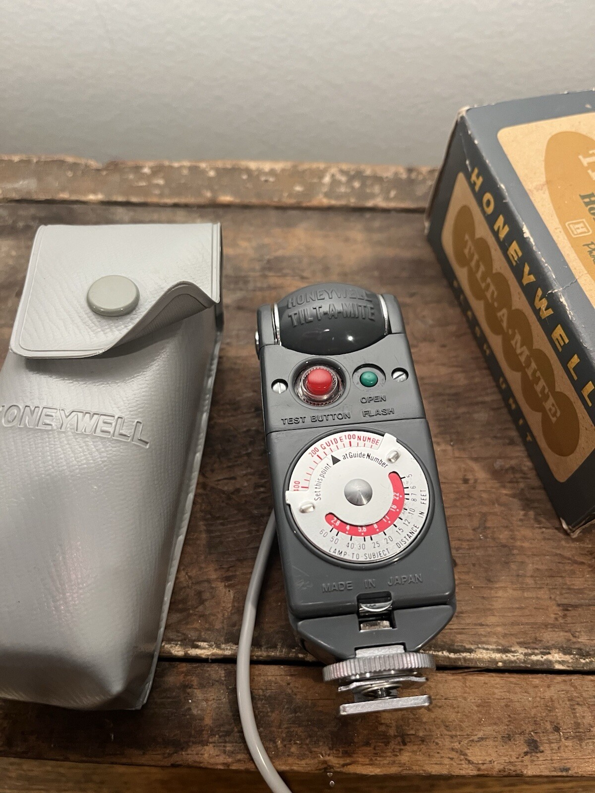 Honeywell Vintage Tilt-A-Mite Camera Flash Gun Collapsible Fan IOB