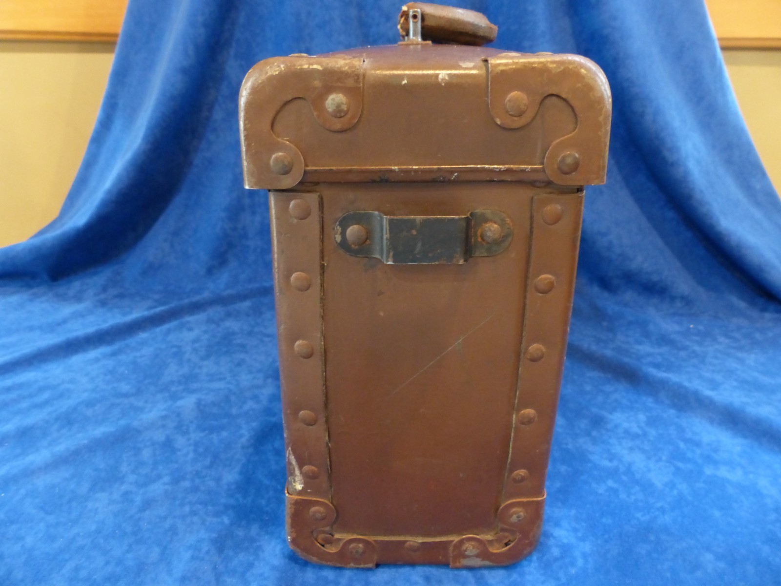 Graflex 2×3 brown camera case, 15 x 10 x 5 inches OD, sturdy, working hardware
