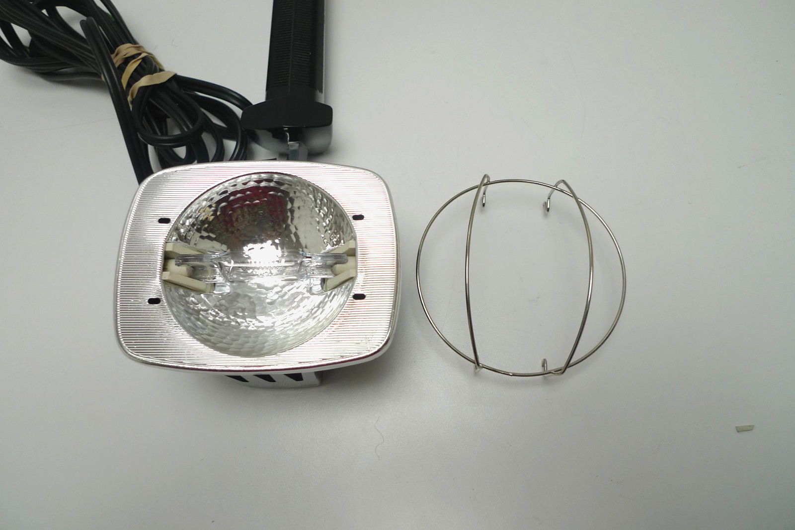 Sylvania Vintage Sun Gun II SG-55 Wired Movie Light w/ Documents