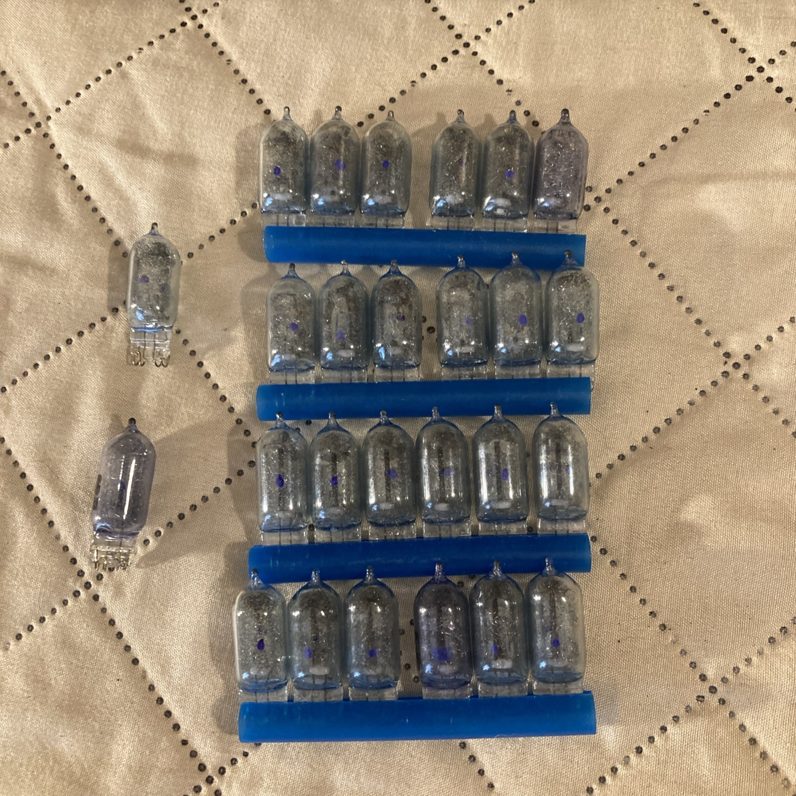 Vintage Sylvania AG-1 Blue Blue Dot Replacement Flashbulbs