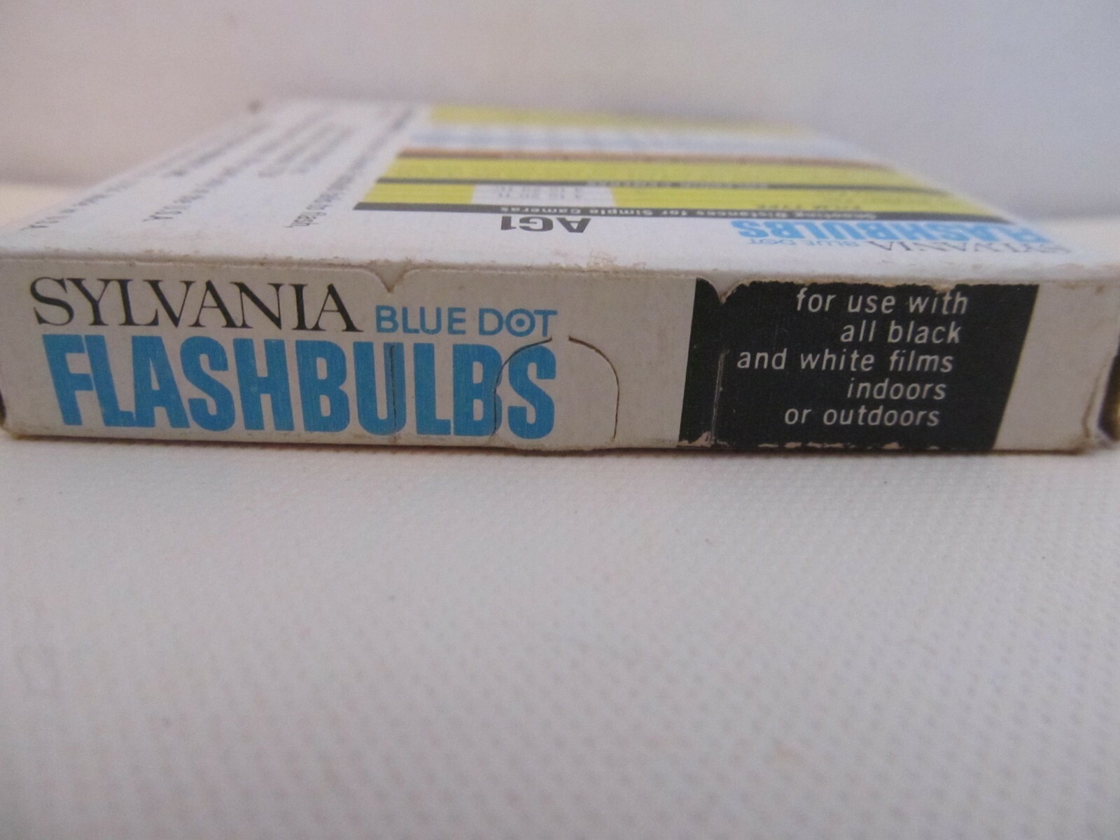 Vintage SYLVANIA BLUE DOT AG1 Flashbulbs 12pk~Use With Black & White Film~Unused