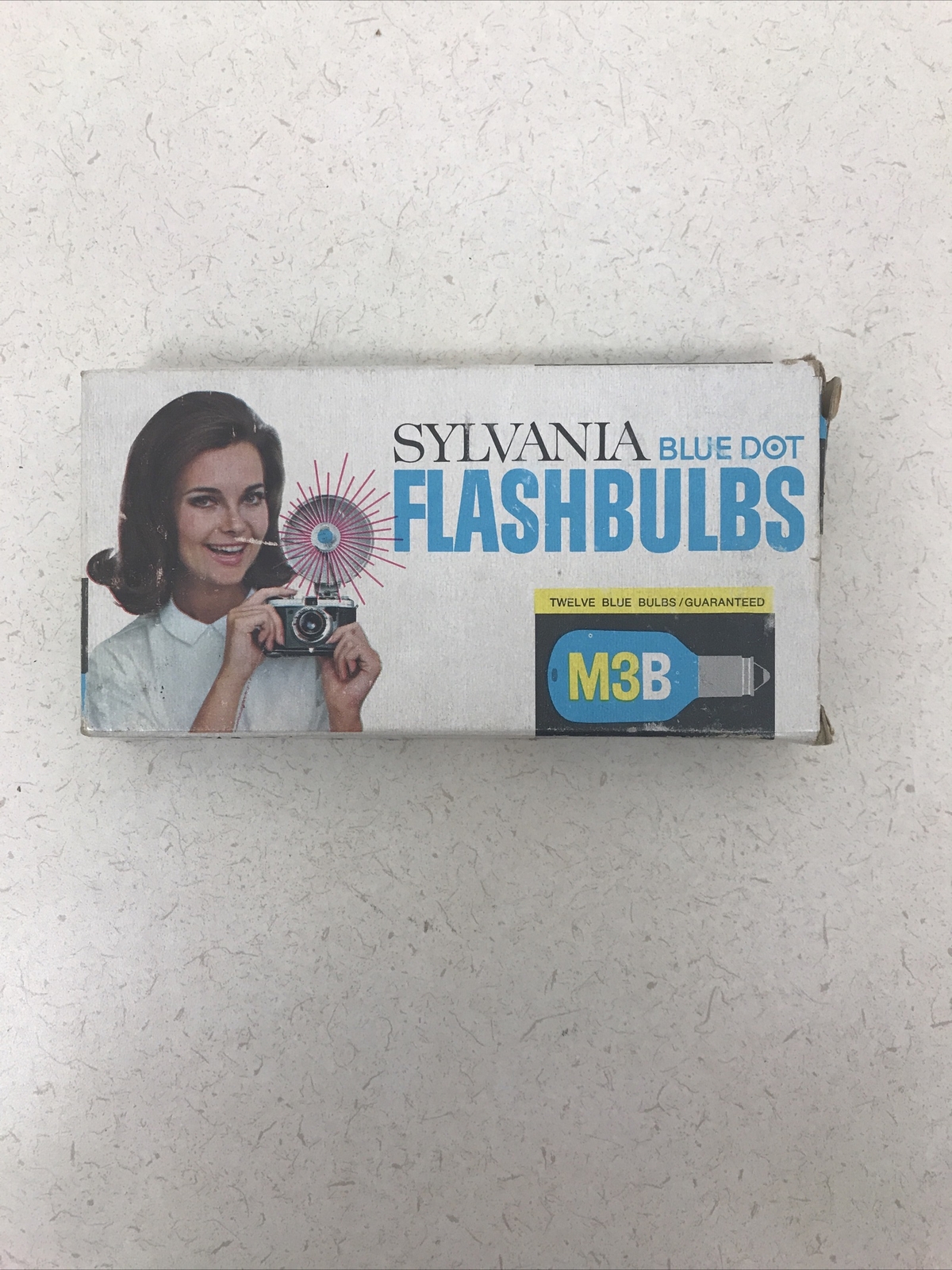 VINTAGE SYLVANIA BLUE DOT M3B FLASHBULBS – 12 bulbs in box