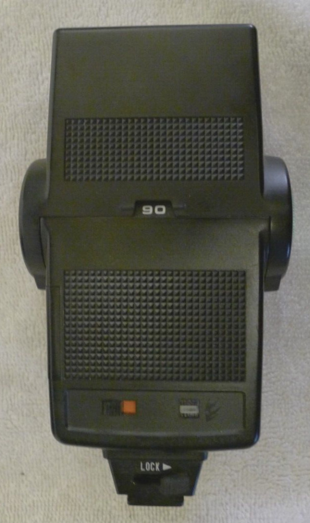 Vivitar Auto Thyristor 272 Shoe Mount Camera Flash with Case & Manual -TESTED