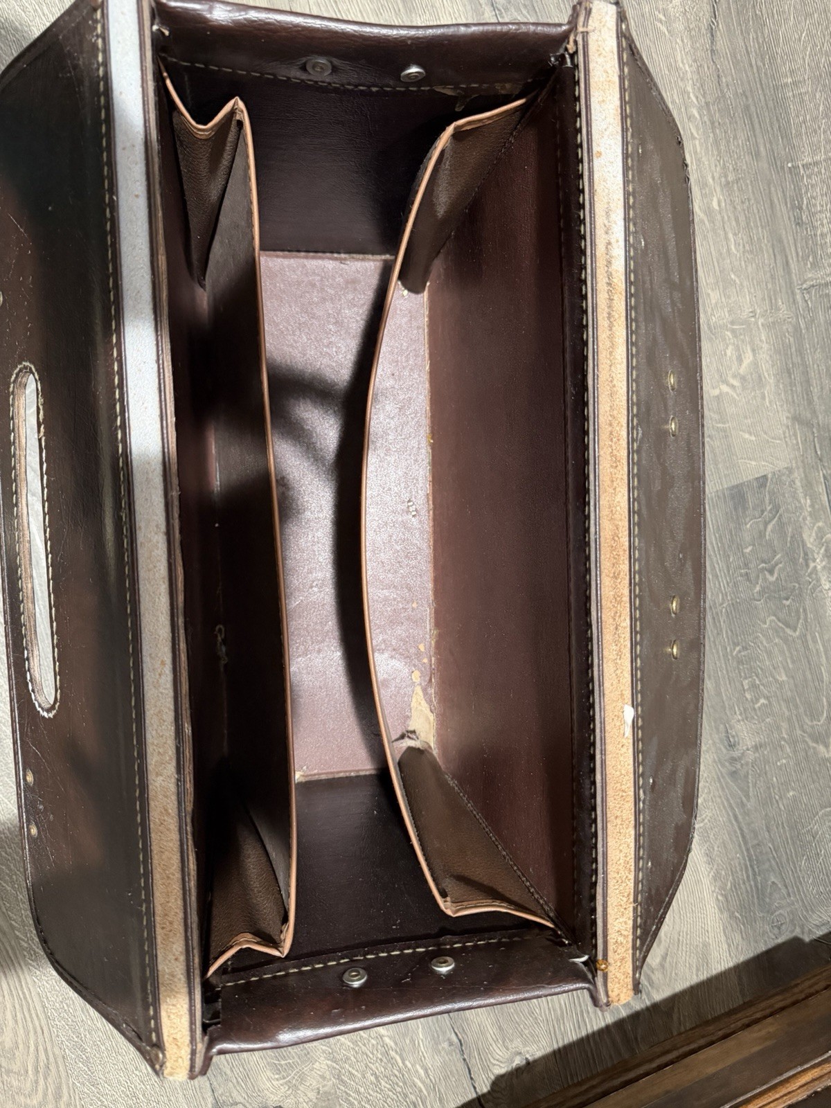 Vintage Softone Tufide Faux Leather Vinyl Coated Locking Carrying Case, No Key