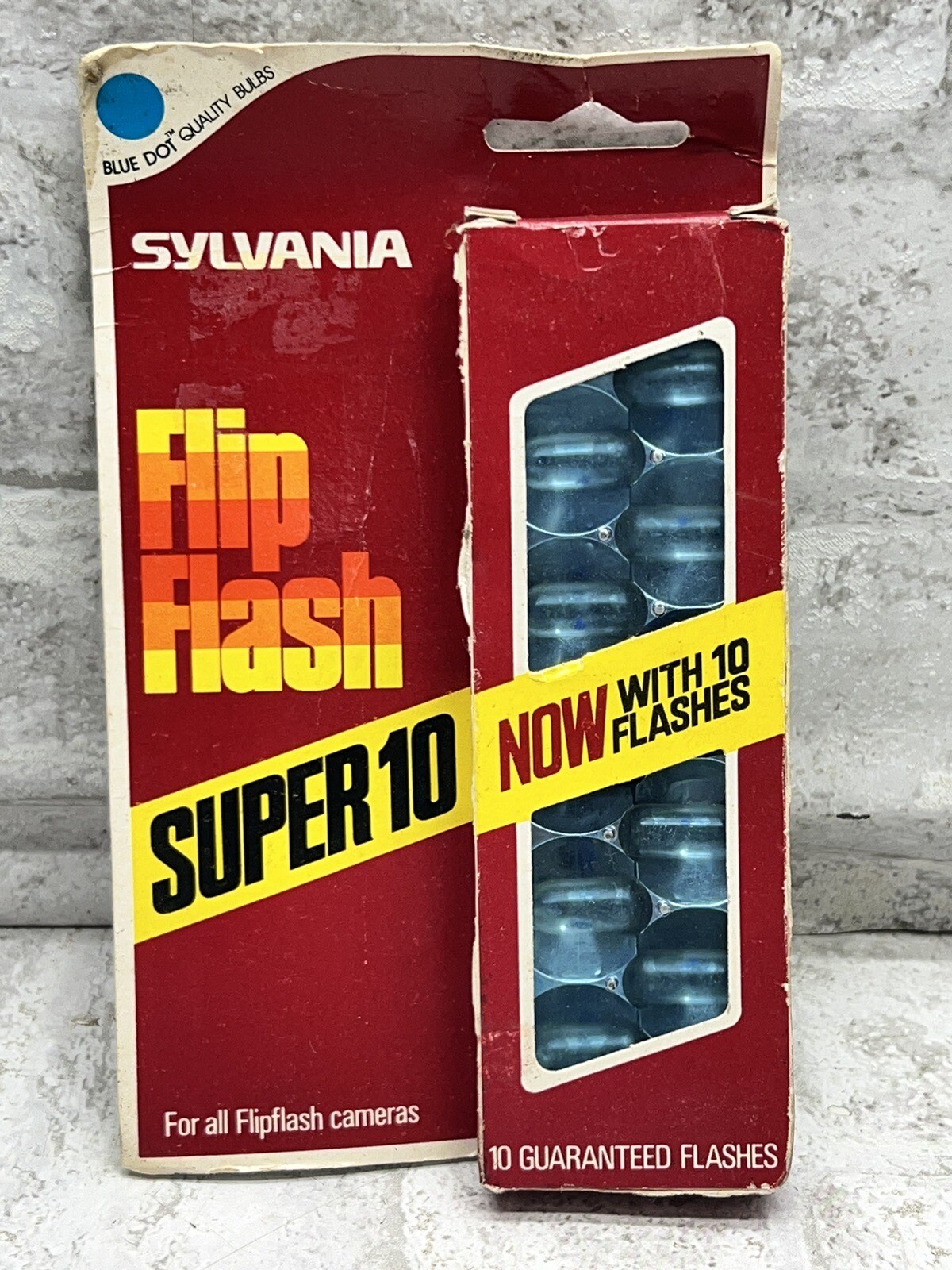 Vintage Sylvania FlipFlash Super 10 Blue Dot.