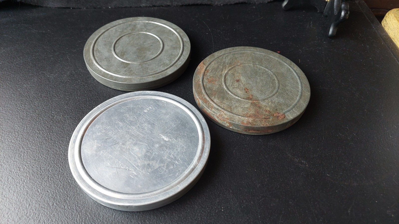 FILM REEL STORAGE TIN LOT. 5 in. 1 ALUMINUM, 2 METAL.
