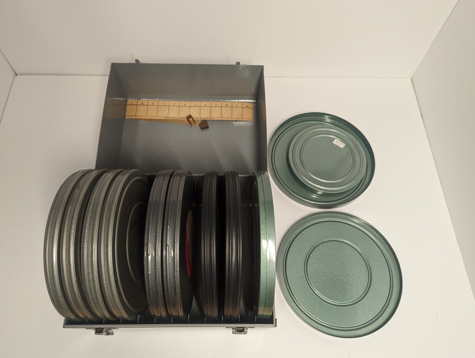 Vintage BRUMBERGER Super 8mm Film Reel Holder Carry Case Metal Box w 11 cases