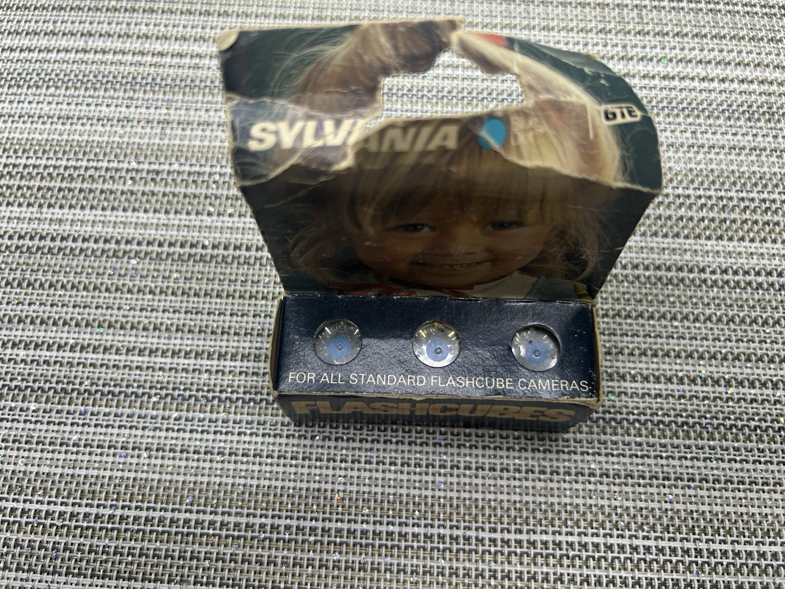 Vintage Sylvania Blue Dot Flashcubes: 3 Cubes/12 Flashes