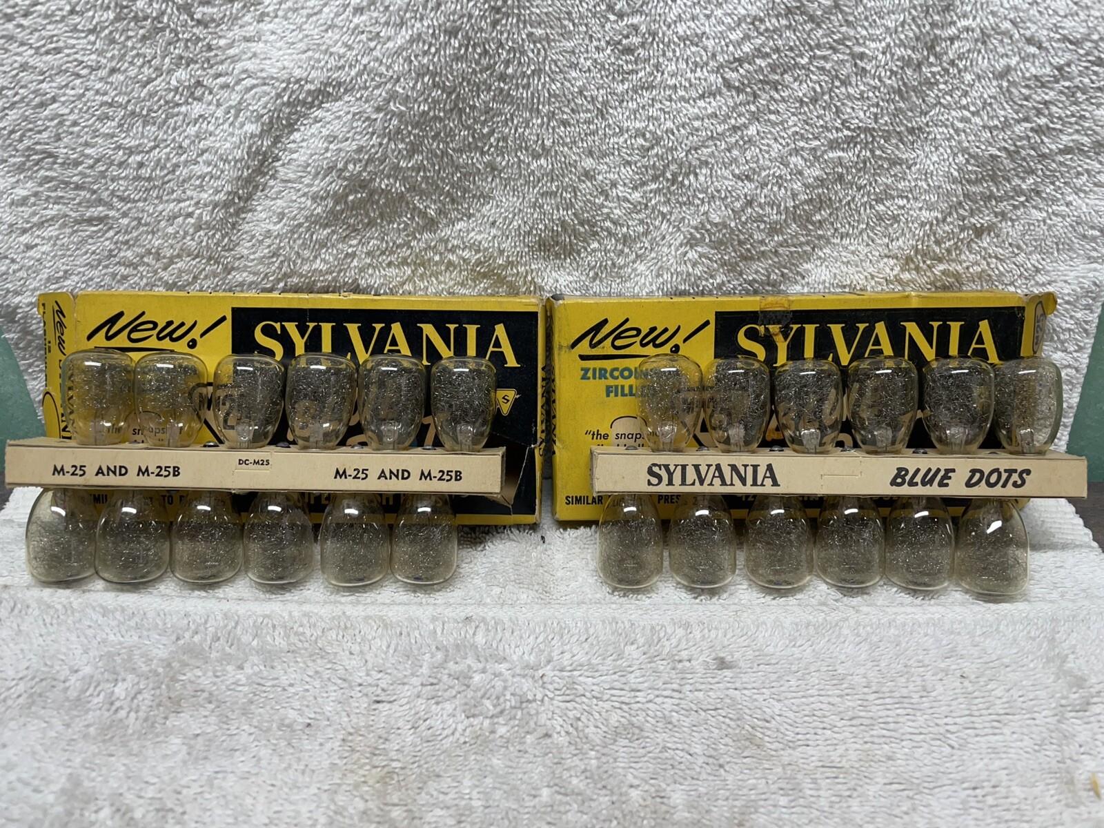 2 Boxes Of Sylvania Blue Dot M25 Zirconium Filled Superflash Bulbs 12 In Each Bx