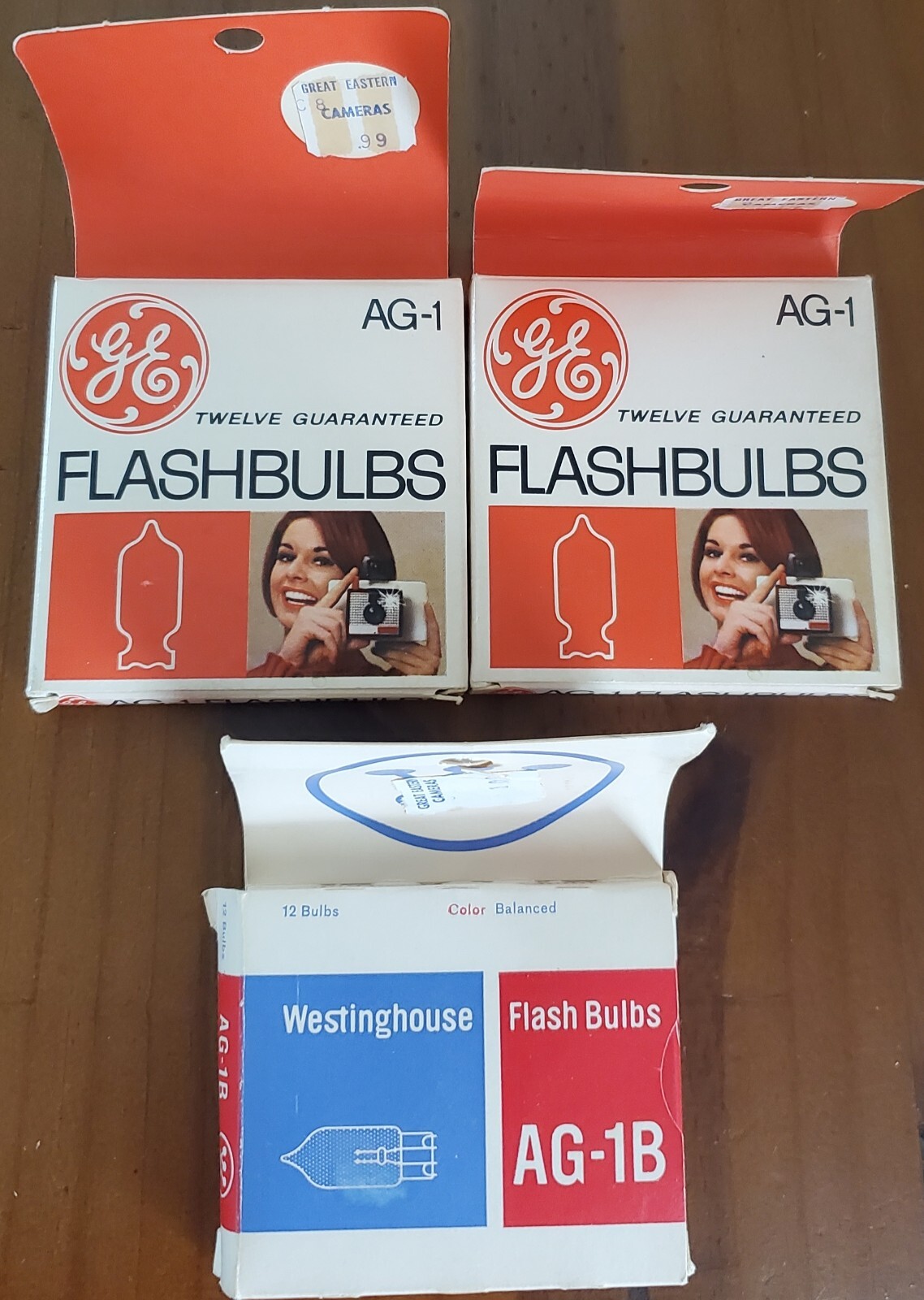 General Electric GE Flashbulbs 18 AG-1 Bulbs + 4 Westinghouse AG-1B Blue