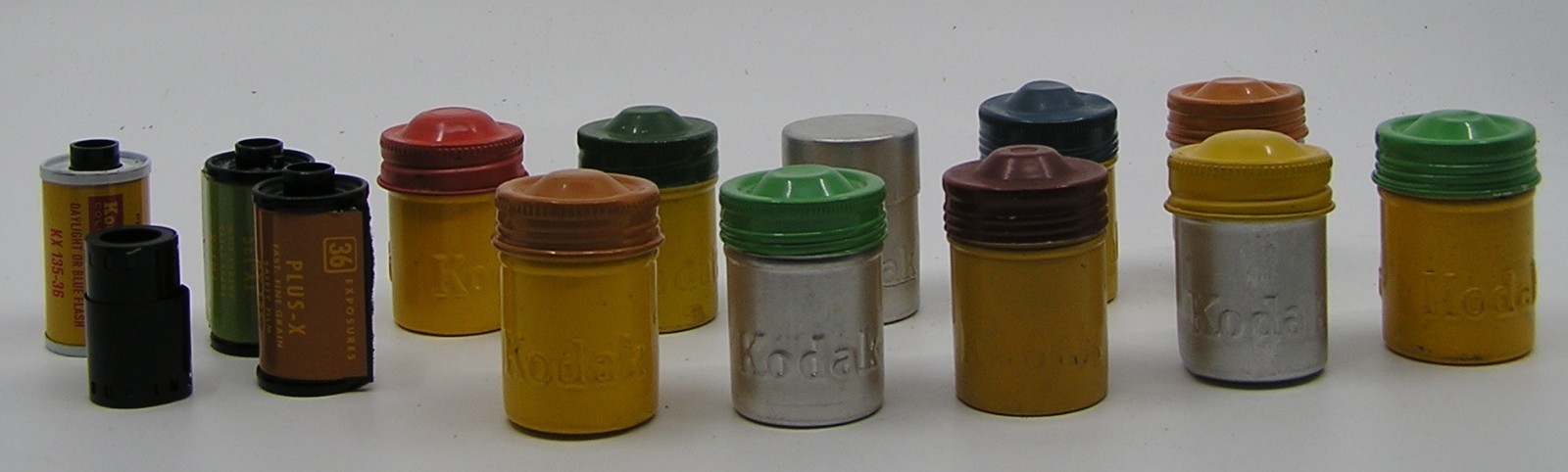 10 Vintage Kodak Embossed 35 MM Metal Tin Film Empty Canisters & 4 Films