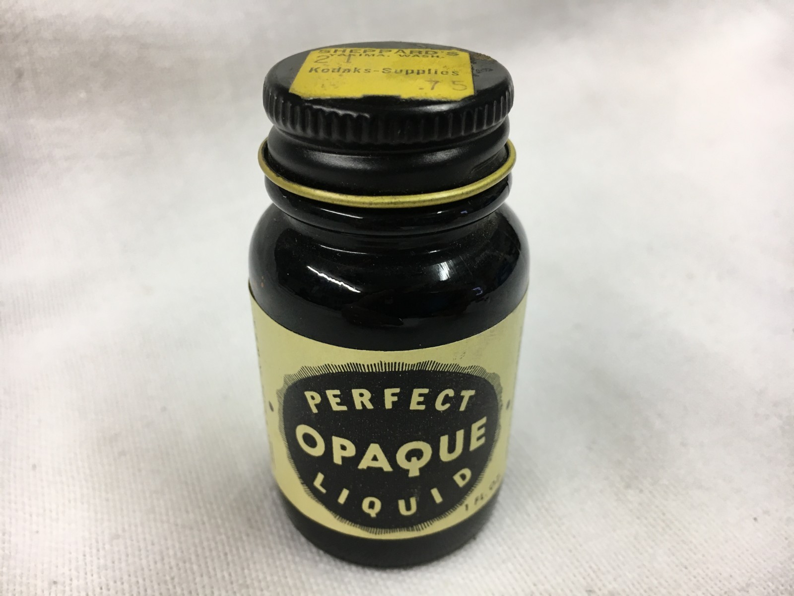 1 Ounce Bottle of Perfect Opaque Liquid Film Print Retouching