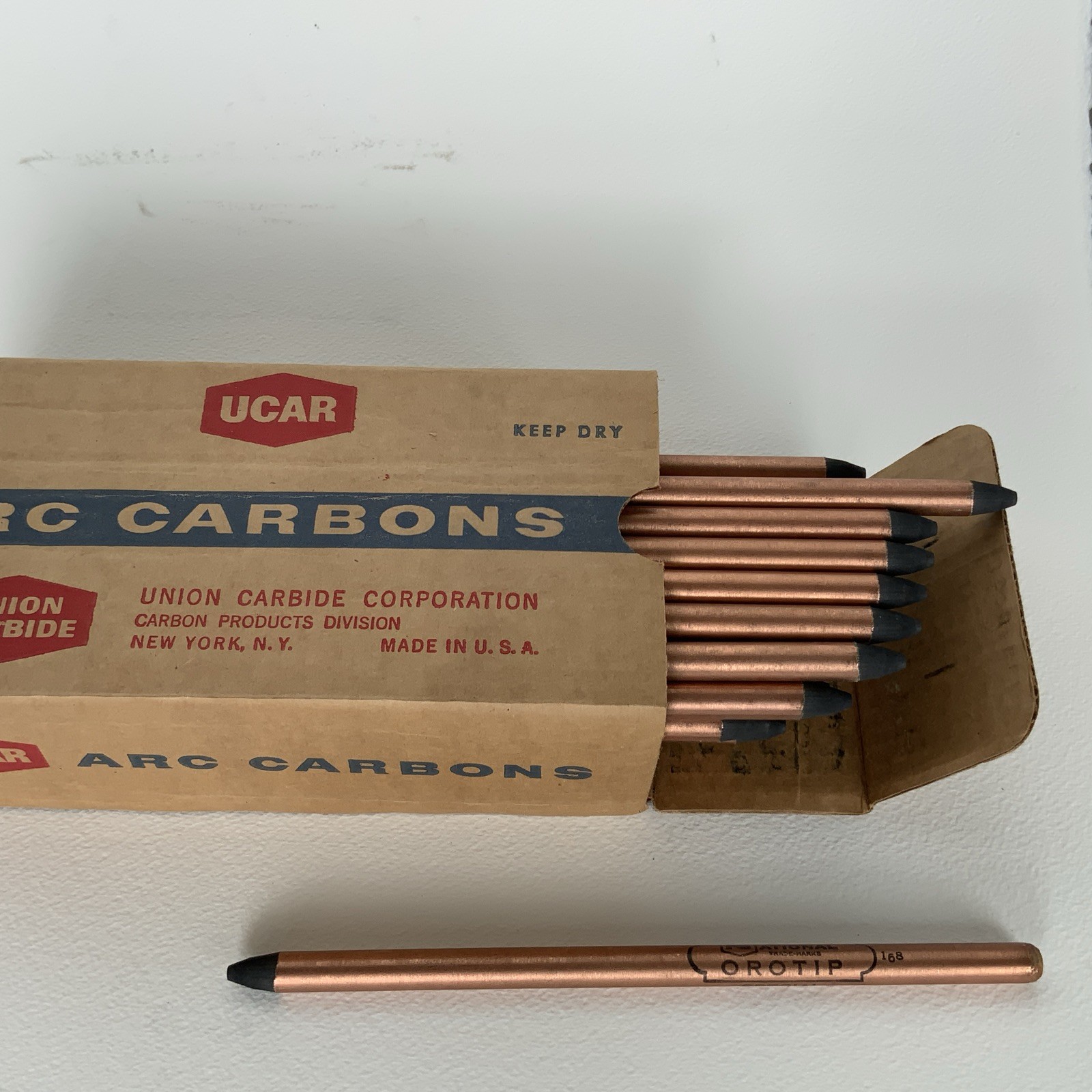 UCAR CARBON ARC RODS Copper Cover Cinema BOX of 50 pcs 7/16″ x 9″ NEGATIVE