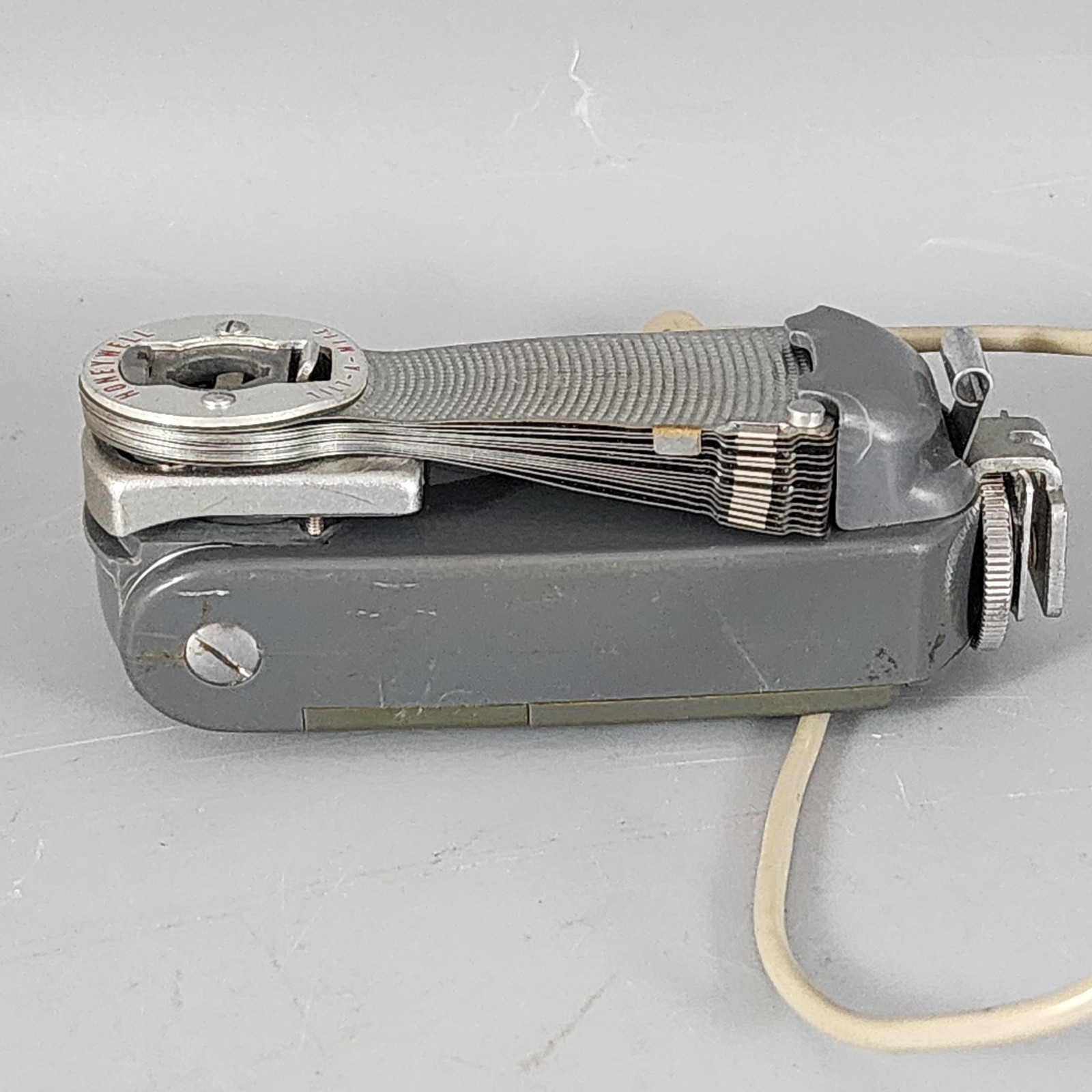 Honeywell Tilt-A-Mite Camera Flash Unit Collapsible Fan – Untested