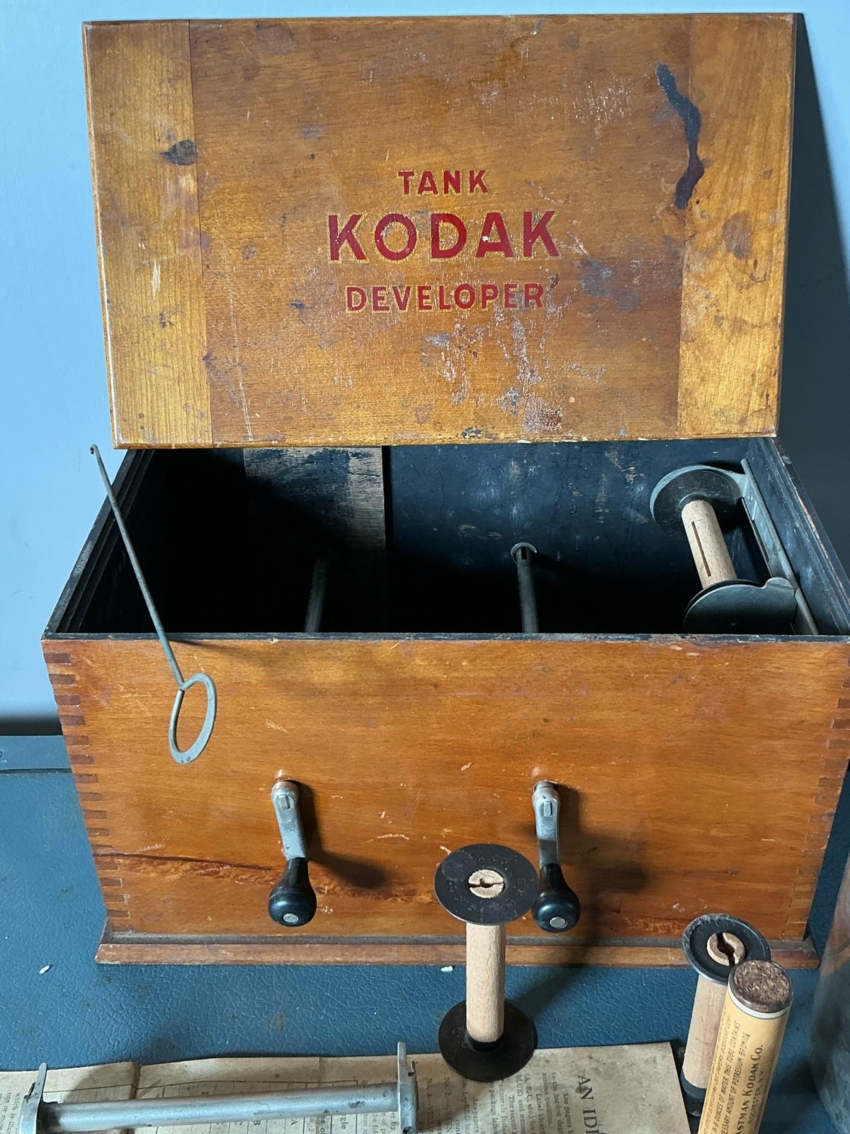 Vintage Kodak Tank Developer Model B 3 1/2 In Film Reel Set Wood Box USA