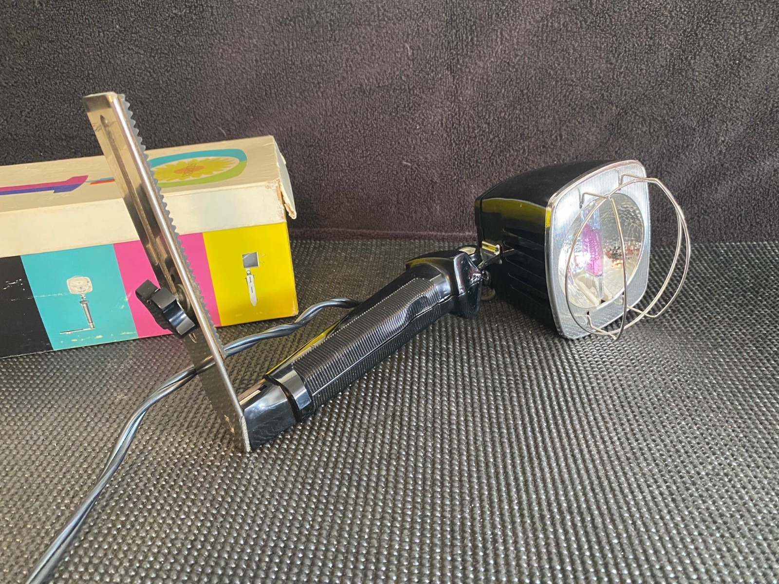 Vintage Sylvania SUN GUN II Movie Light MODEL SG-55 in Box w/ Instructions WORKS