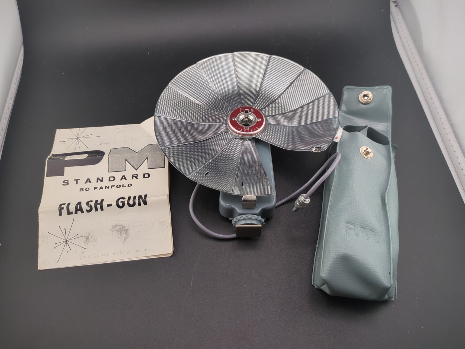 Vintage Mid-Century Kalimar PM Mag multi bounce flash gun 1960s camera accessory