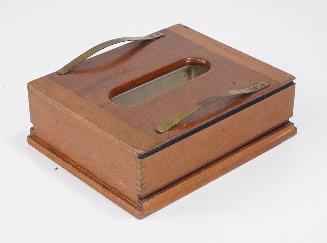 KODAK ROLL HOLDER FOR NO. 4 BULLET SPECIAL CAMERA, WITH ONE SPOOL/227177