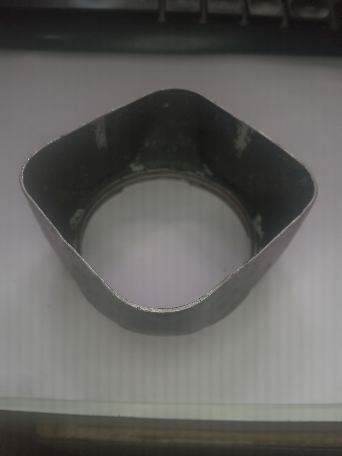 Original Hasselblad Hood For Carl Zeiss 80mm F2.8 lens In Poor Condition