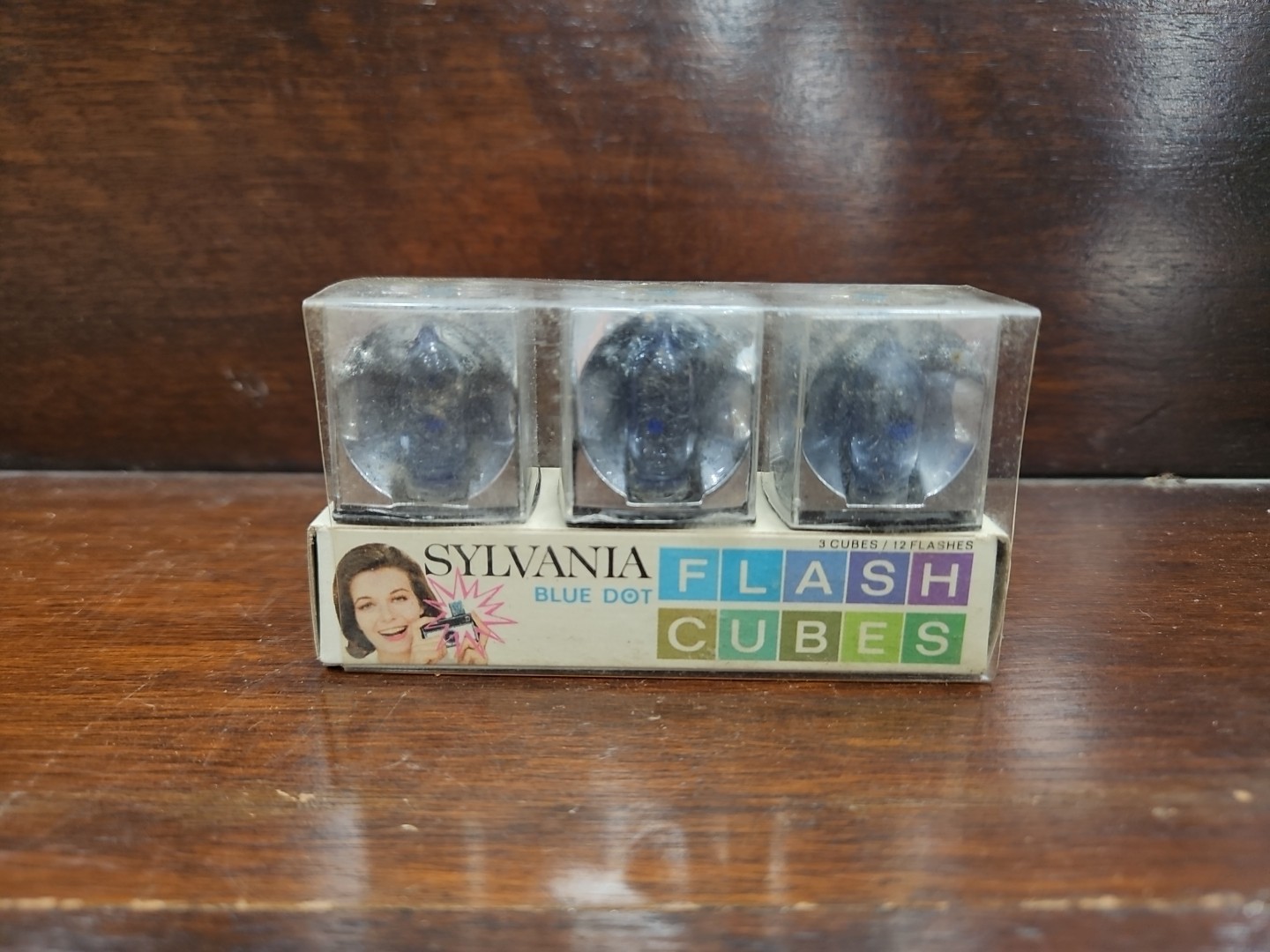 Vintage 1970’s Sylvania Blue Dot Flash Cubes 3 Bulbs in Pack Unused