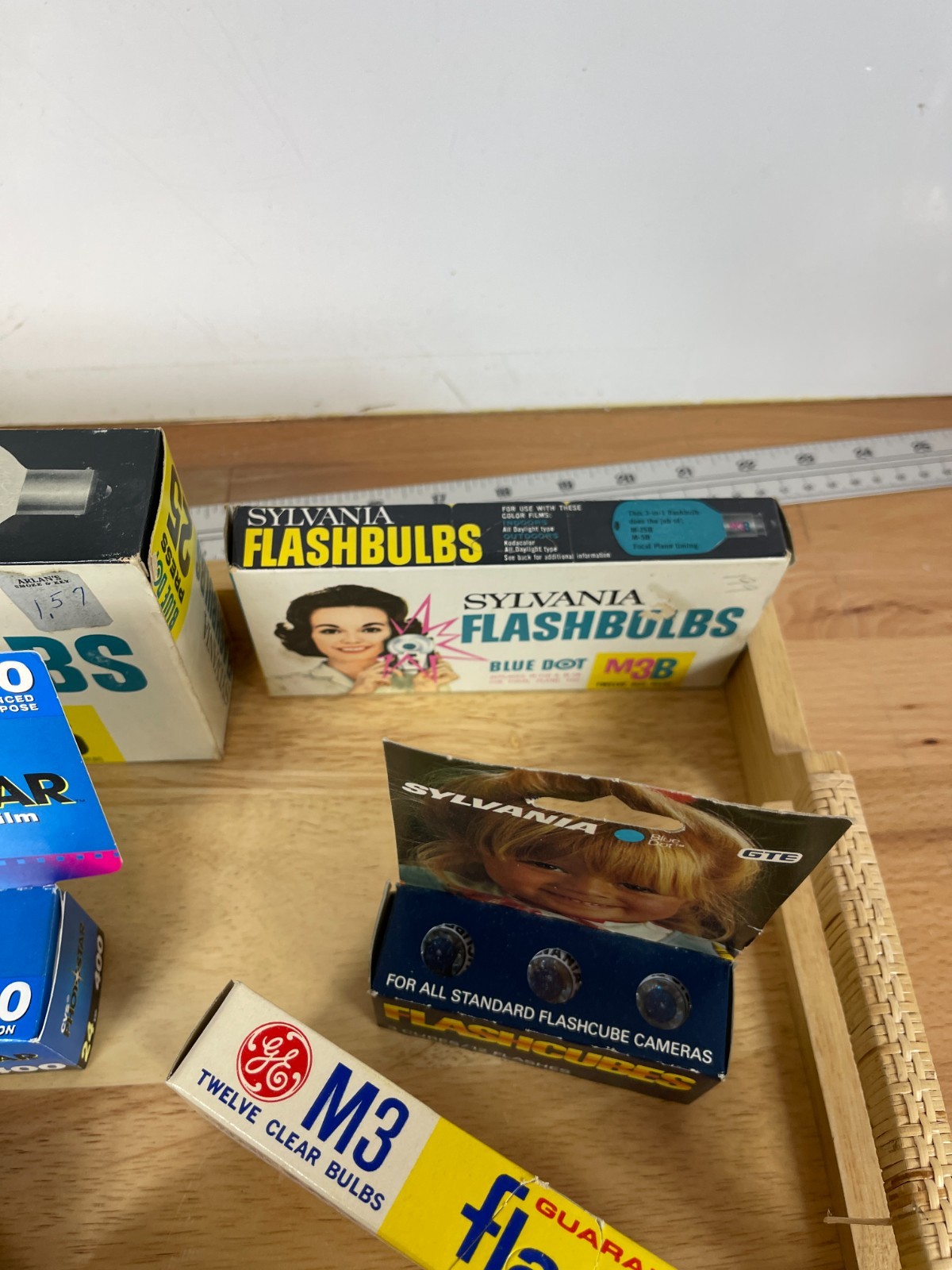 Vintage Flashbulb & Film Lot GE Sylvania Press 25 M2B M3 Flashcubes Expired 35mm