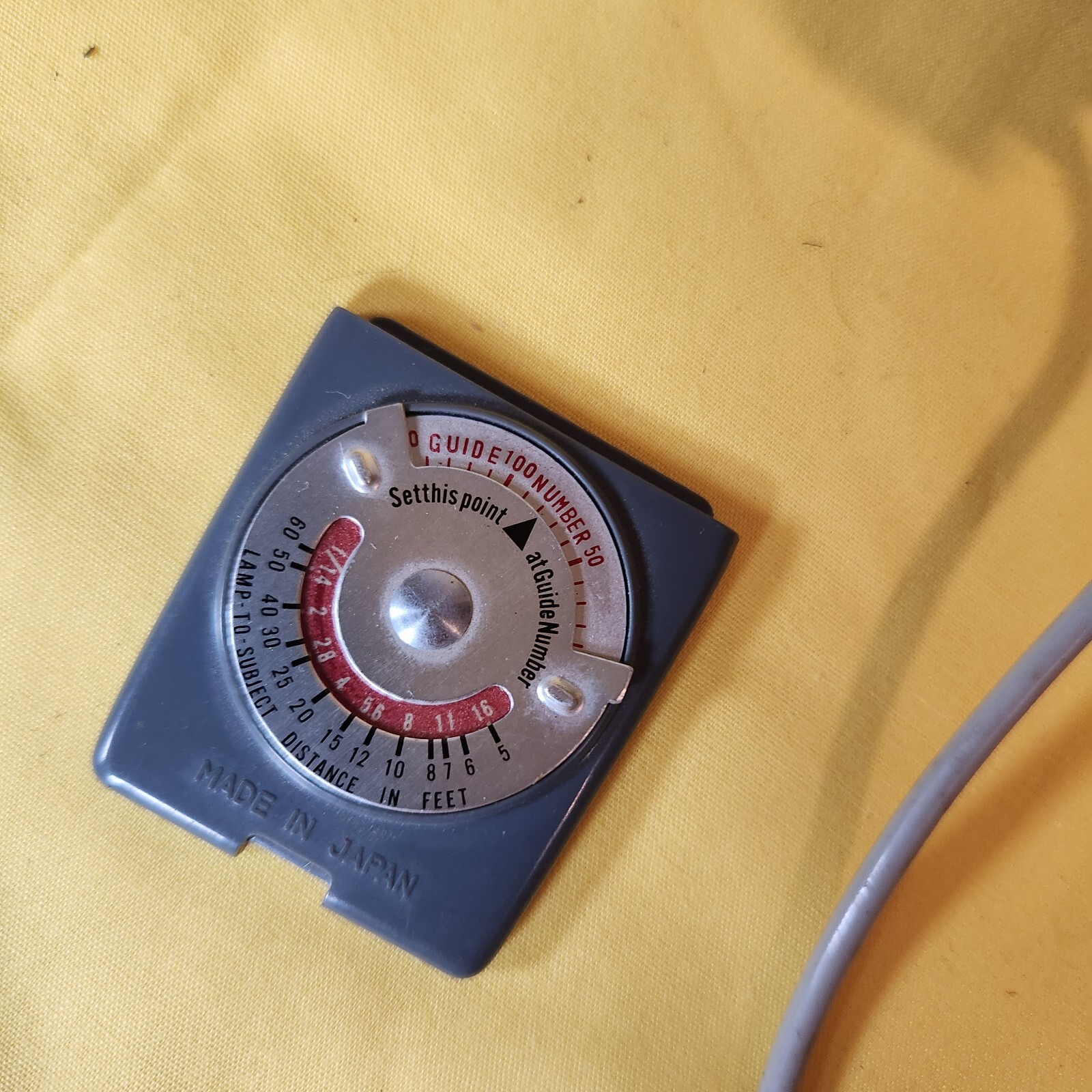 Vintage Honeywell Heiland Tilt-a-Mite Camera Flash *UNTESTED* 15v Bat Required
