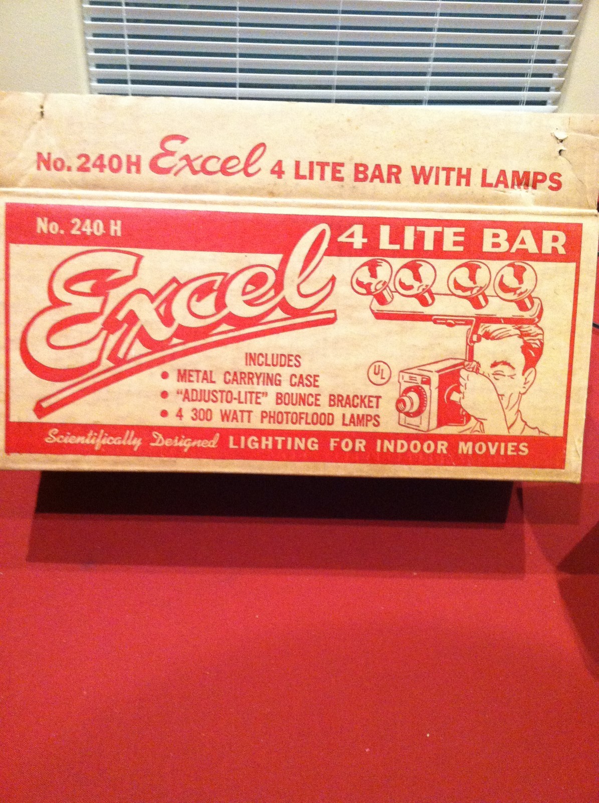 Vintage Excel movie indoor 4-lite bar including lamps in original case and box