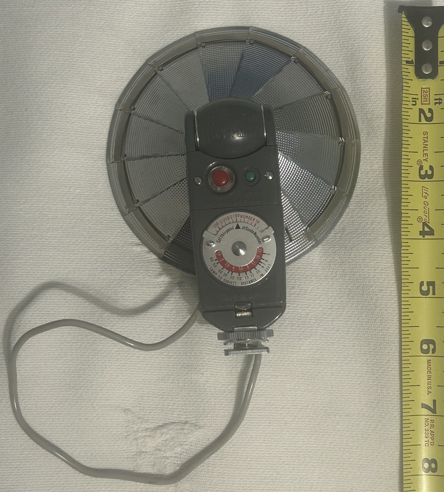 Vintage HONEYWELL TILT-A-MITE FLASH with Vinyl Pouch, Instructions & 7 M2B Bulbs