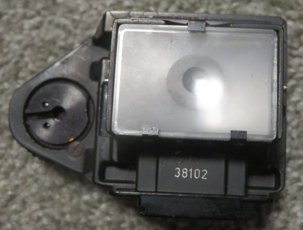 TTL Prism for Exakta RTL 1000 35 mm Film Camera – Parts or Repair