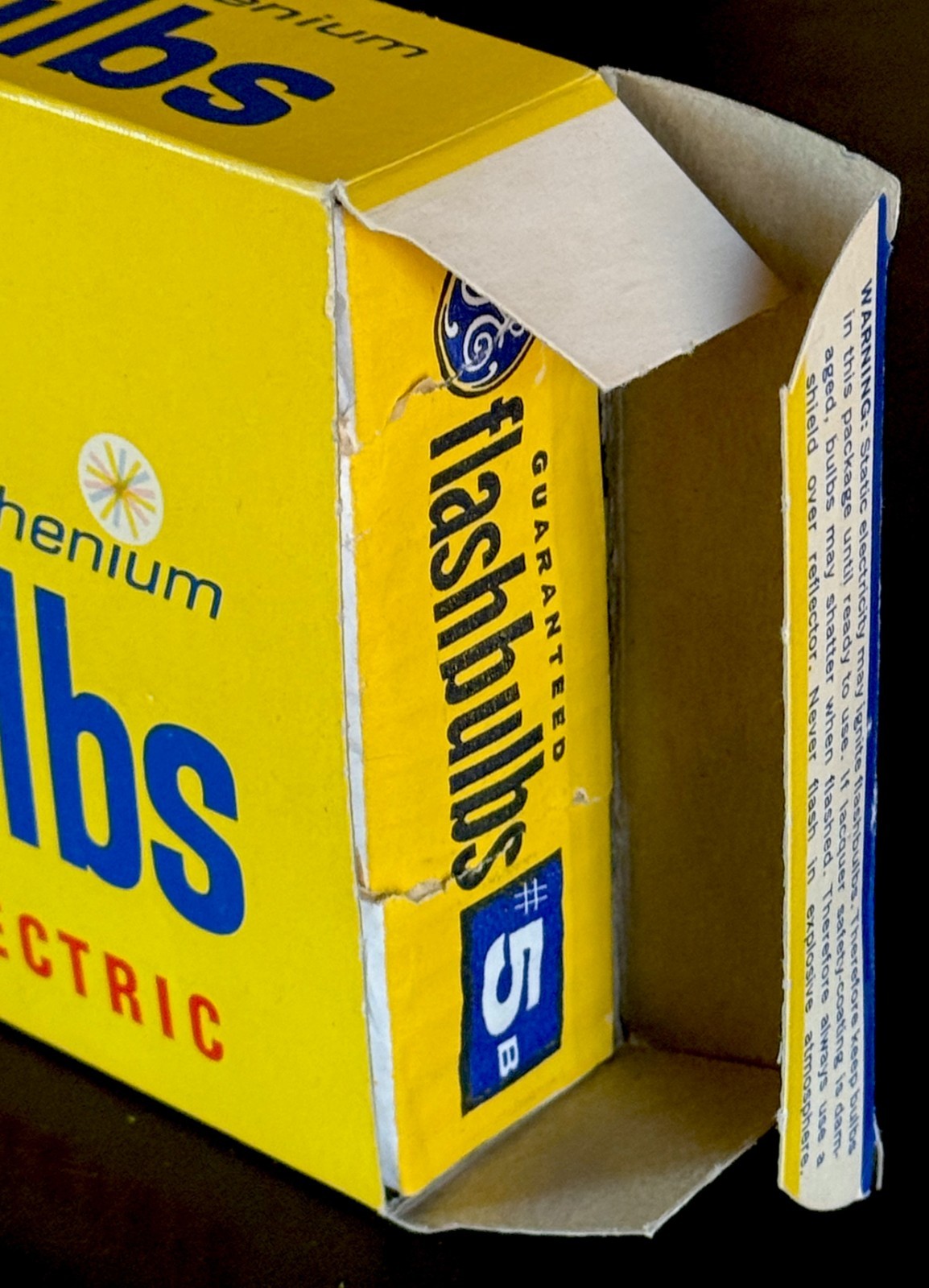 Vintage General Electric Blue Rhenium Flashbulbs / Box of 12 Unused / #5B