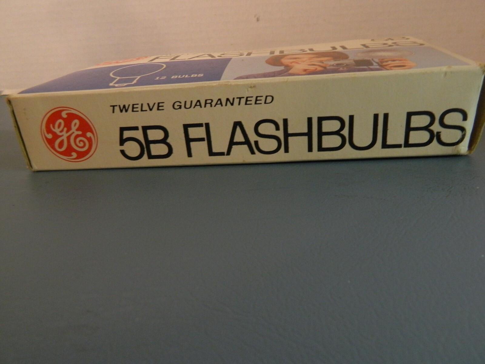 Old vintage GE Flash Bulbs 5B for Camera 1970’s Sylvania Cubes Westinghouse