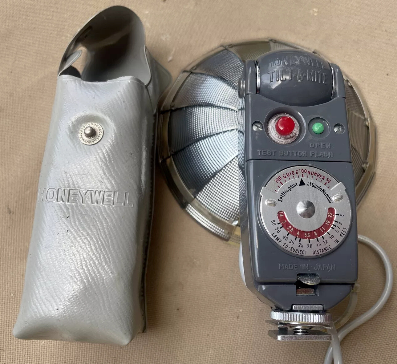 Tilt-A-Mite Honeywell Vintage Folding Fan Camera Flash With Case, NICE++